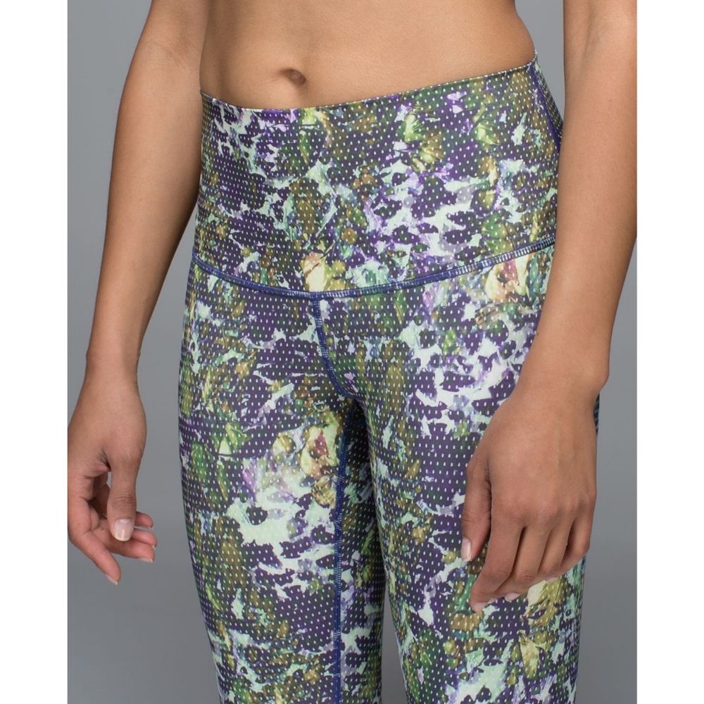 Lululemon Wunder Under Crop II Roll Down Floral Sport White Multi - Picture 5 of 13